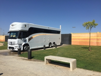 Fabricación y adaptación de Camión para transporte de Caballos 