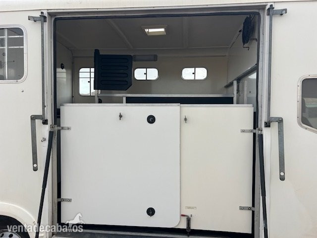 Vendo Furgoneta Equitreck sonic 5 - Transportes de caballos