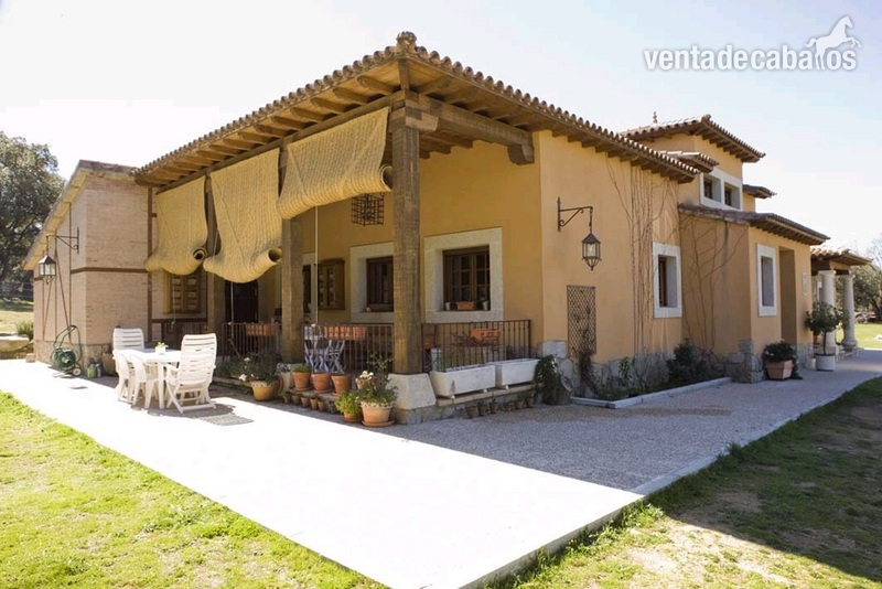 Finca ecuestre - Finca de 4 Ha con vivienda y cuadras a menos de 100km de Madrid in Santa María del Tiétar
