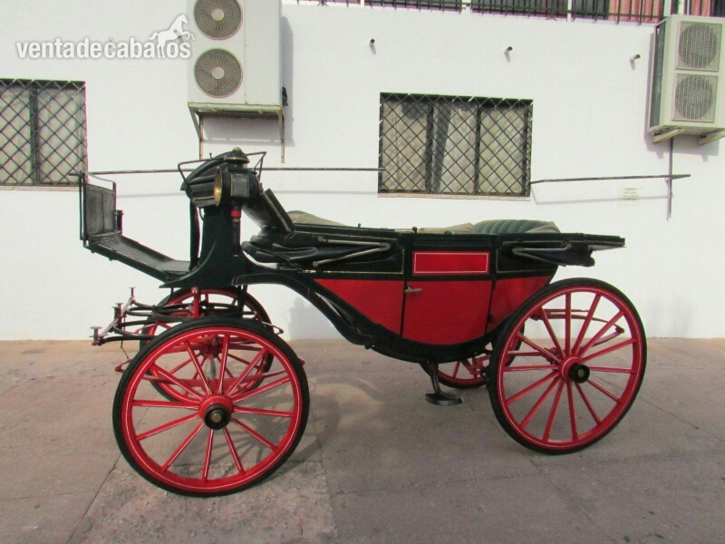 carruaje antiguo landau rojo