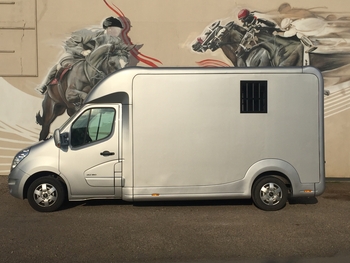 transporte de caballos Renault master 