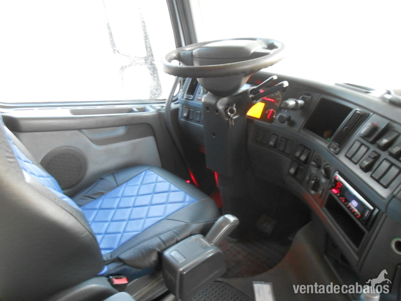 Camión Transporte Para Caballos Volvo FH42 B3 