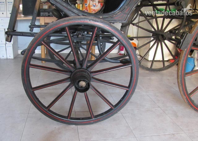 VENDO CARRUAJE ANTIGUO