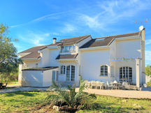 FINCA URBANA CON INSTALACIONES HIPICAS Y CODIGO REGA