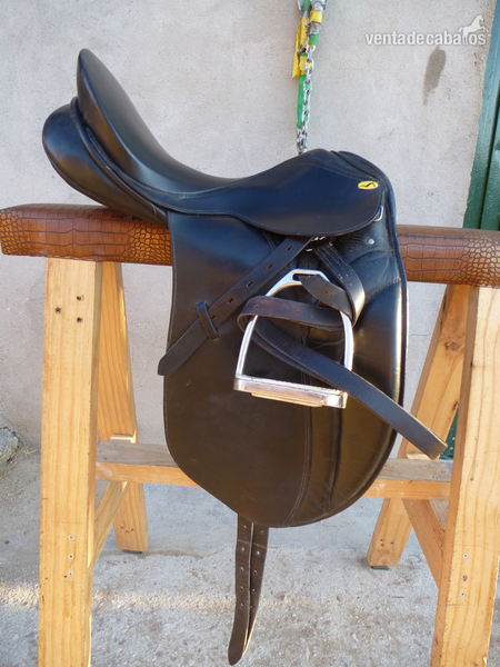 Silla de doma clásica euro hunter in 