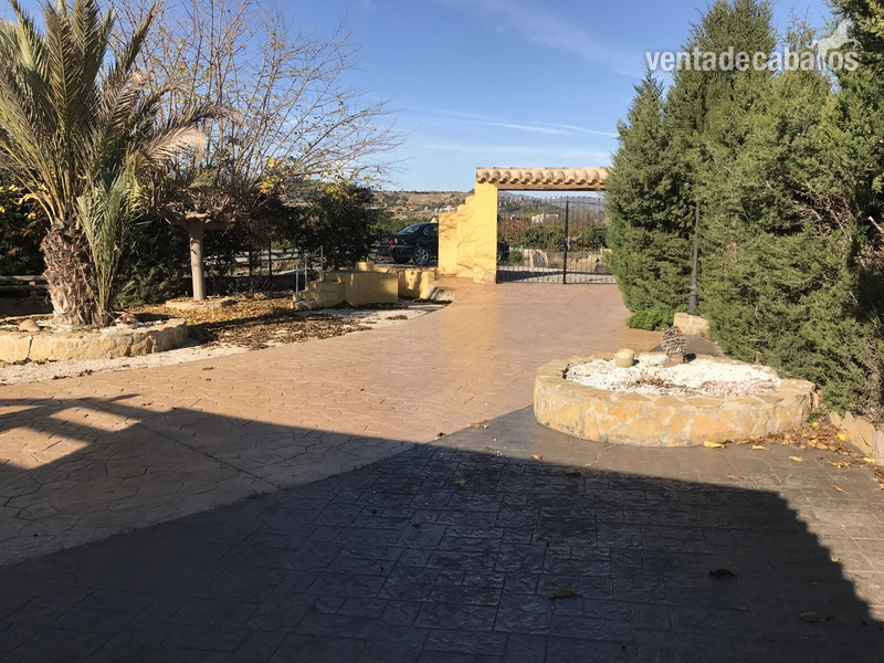 Se vende centro hípico muy bonito cerca de los puertos de caro  - Hípicas y establos en venta