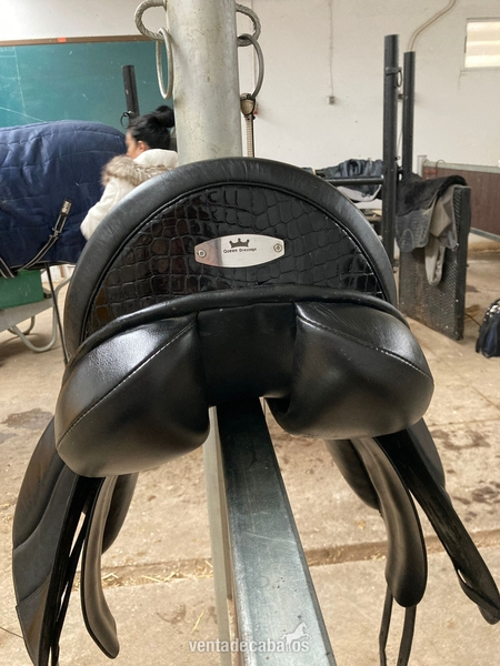 Silla de doma 17.5 nueva - Sillas de montar