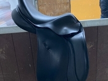 Silla de doma 17.5 nueva