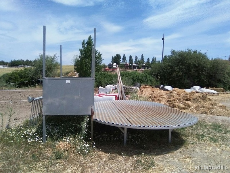  OPORTUNIDAD. Henera de exterior con techo